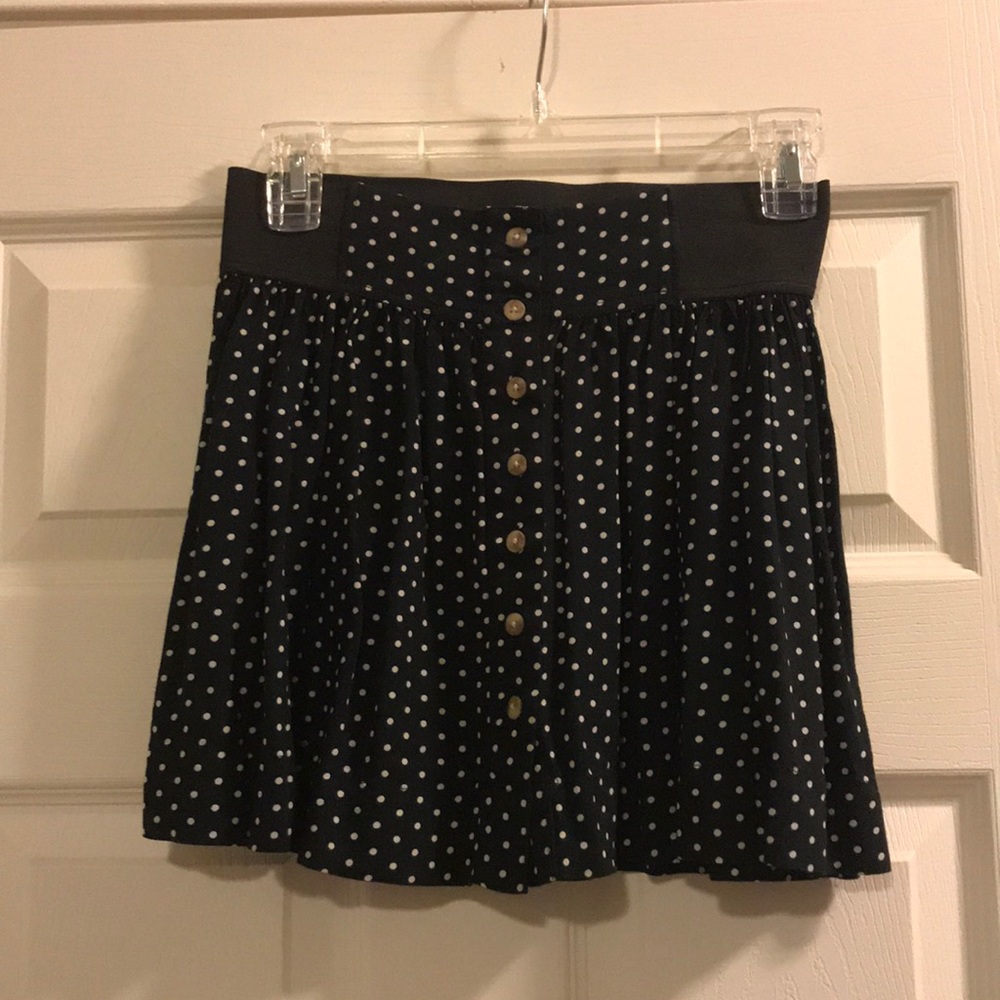 American Eagle Black and white polkadot skirt